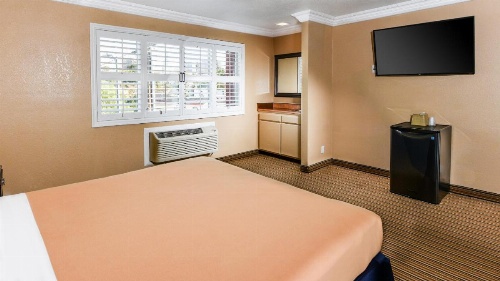 Hollywood Inn Express South image 14