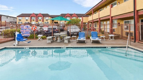 Hollywood Inn Express South image 15