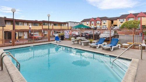 Hollywood Inn Express South image 19