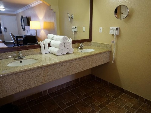 Hollywood Inn Express South image 3