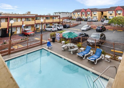 Hollywood Inn Express South image 30