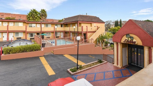 Hollywood Inn Express South image 33