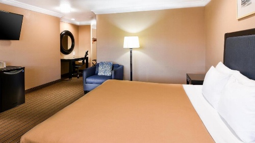 Hollywood Inn Express South image 37